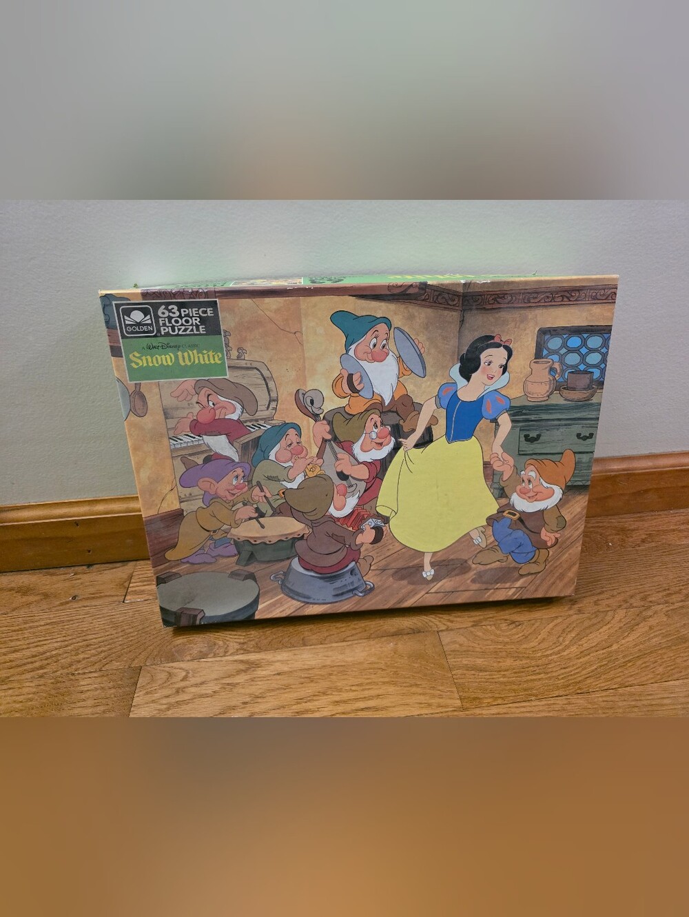 Golden Disney Snow White 63 Piece Floor Puzzle Interlocking Cardboard Multicolor